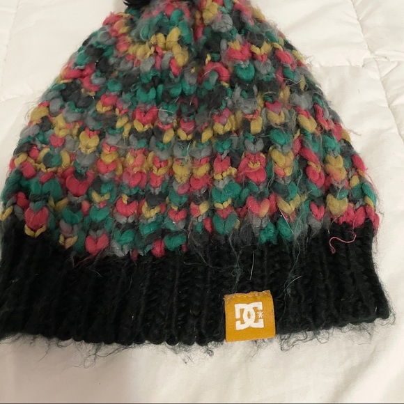 DC | Snow Beanie - Picture 2 of 3